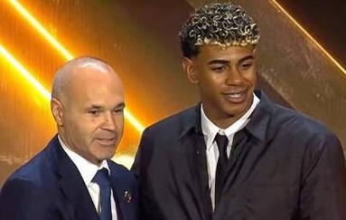 英超积分榜：阿森纳2分领先曼城，维拉第3曼联第6利物浦第10