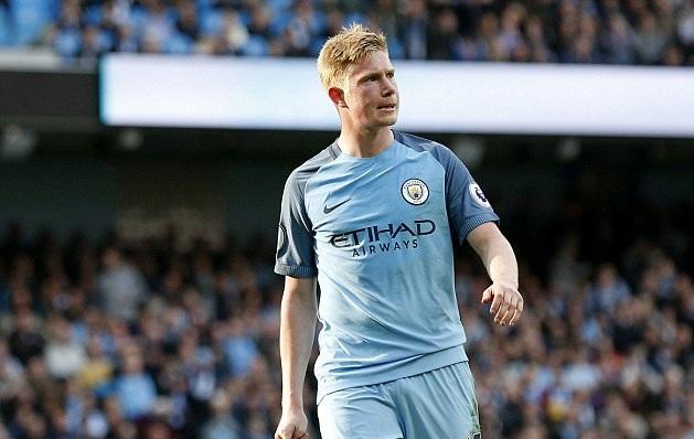 整活，布拉格斯拉维亚把梅西回诺坎普的背景P成自家主场