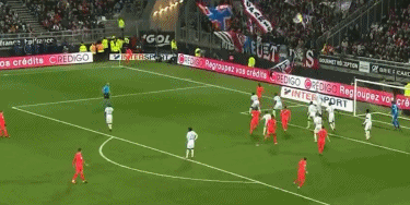 篮球湖人球员训练后心理状态良好