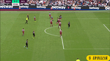 美国总统特朗普荣获首届国际足联和平奖 因凡蒂诺为其颁奖