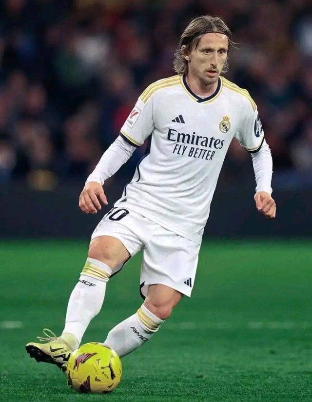 B席：瓜帅每年都会改变，谢尔基能传99%的球员传不出的球