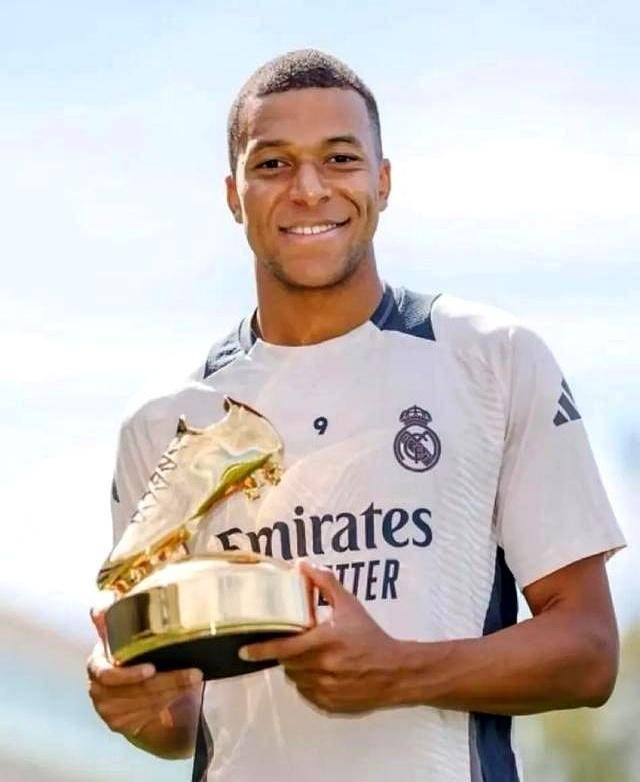 德天空：法兰克福想免签巴黎17岁的攻击型中场让热亚尔