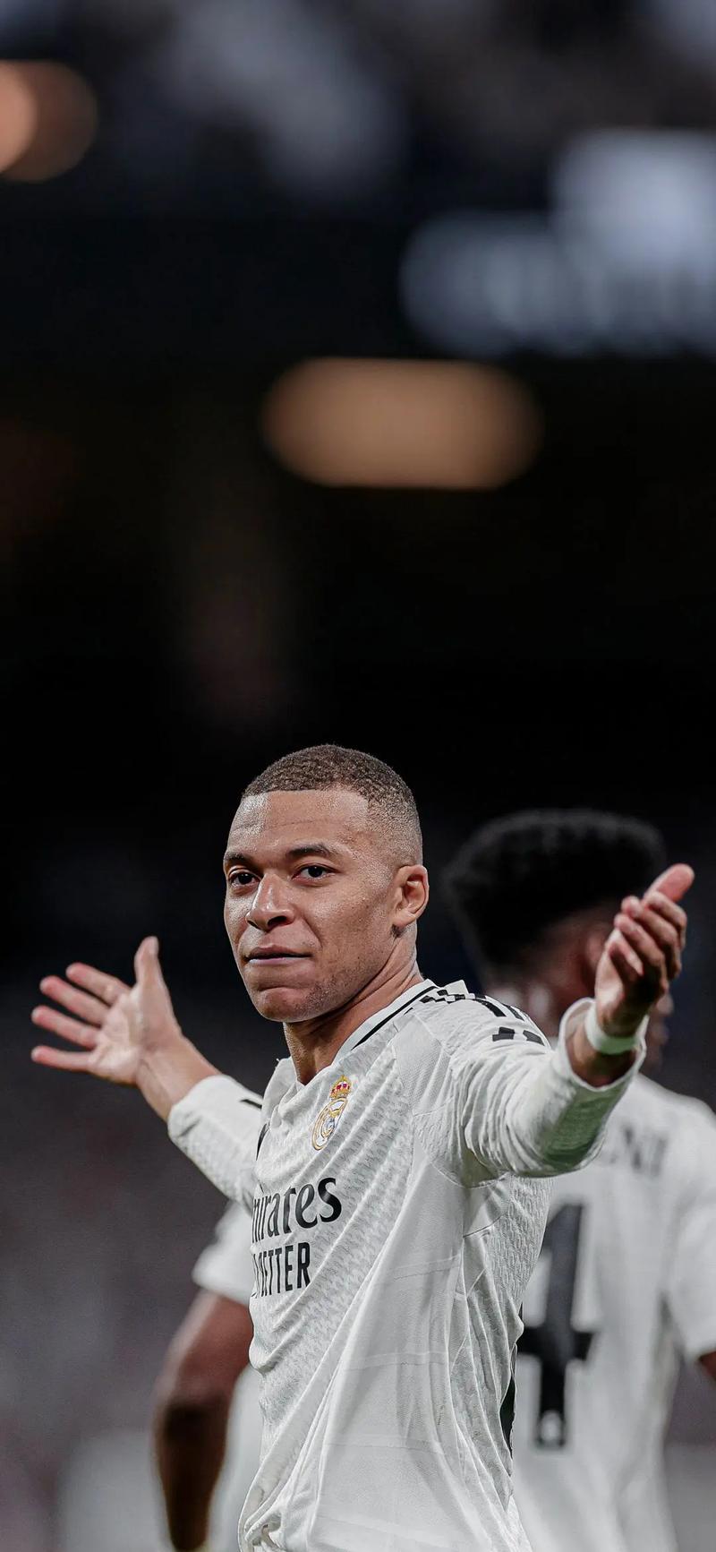 马卡：因负面争议，博阿滕在巴萨进行教练课程时遭球迷批评