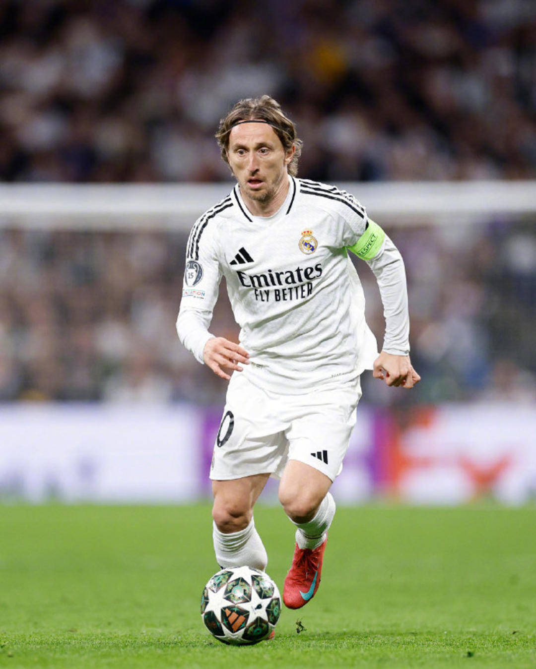 亚冠生死博弈！布里兰主场怒怼江原FC，8球神锋剑指出线